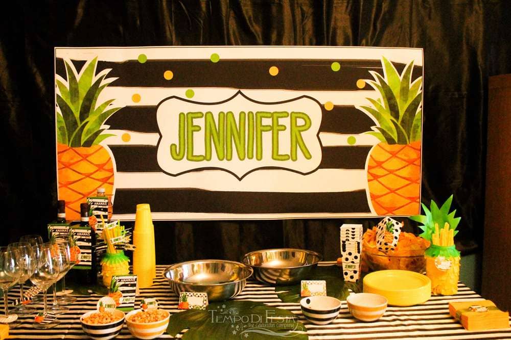 banner pineapple