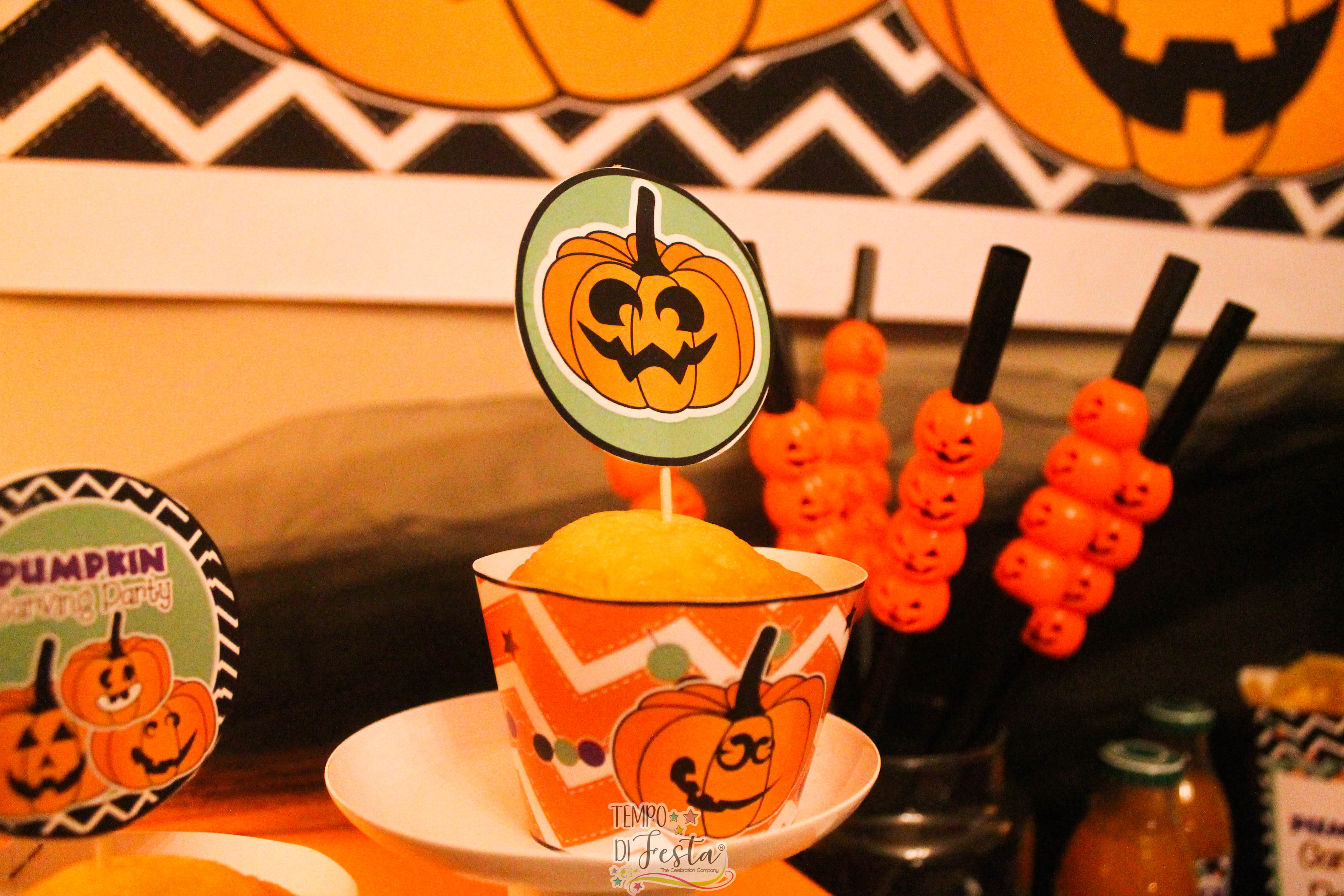 carving pumpkin halloween party (10)
