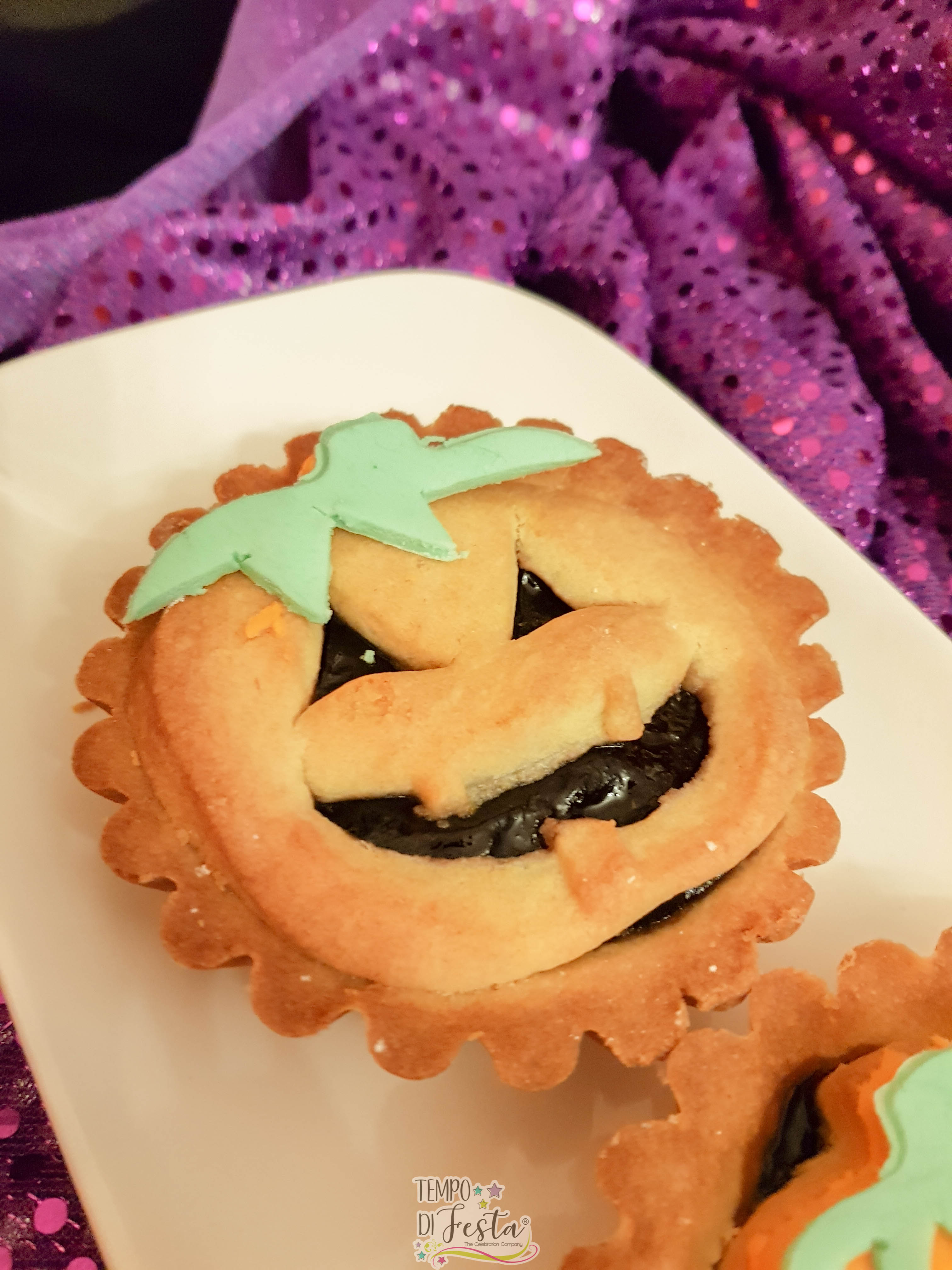 carving pumpkin halloween party (24)