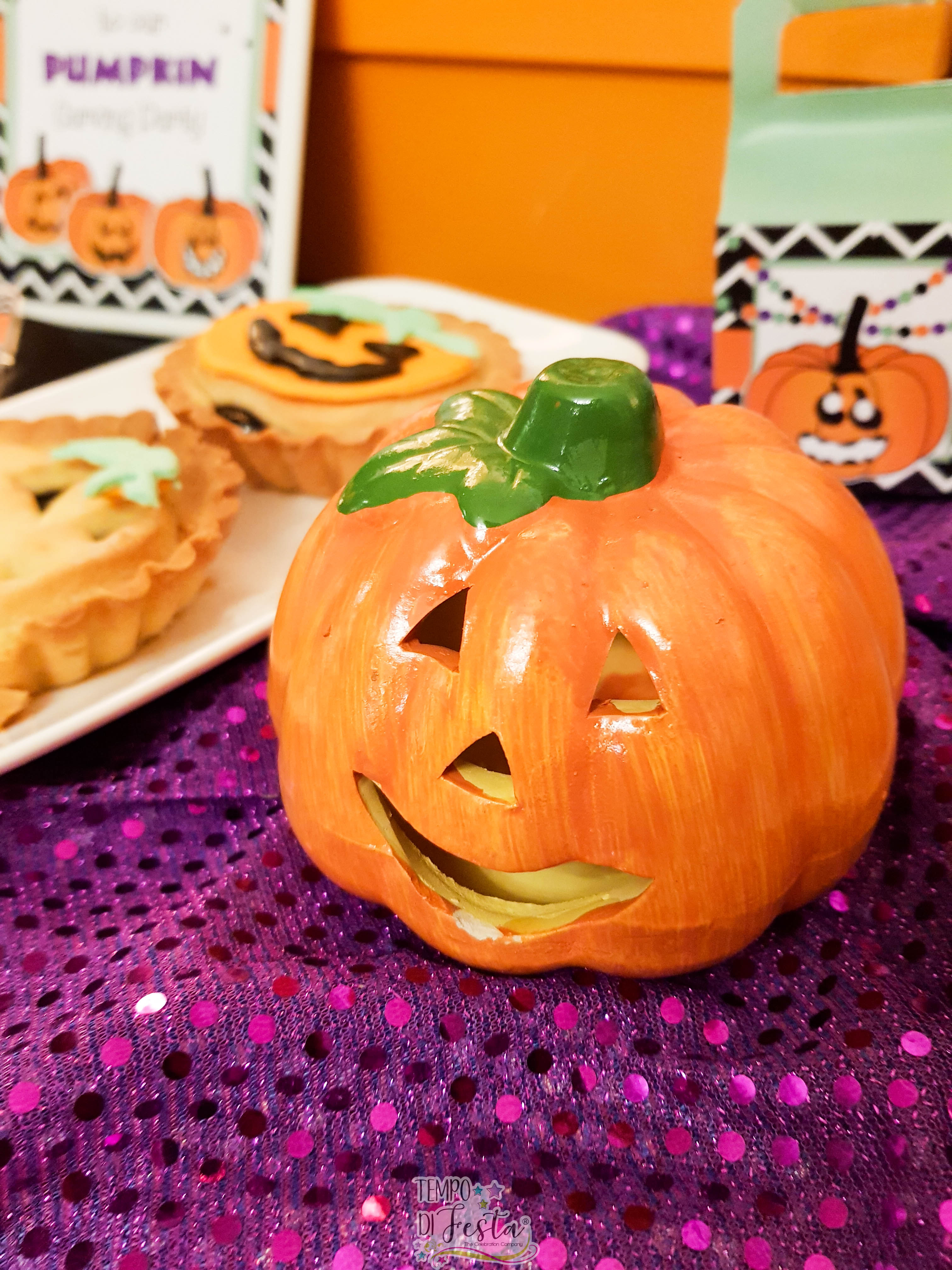carving pumpkin halloween party (33)