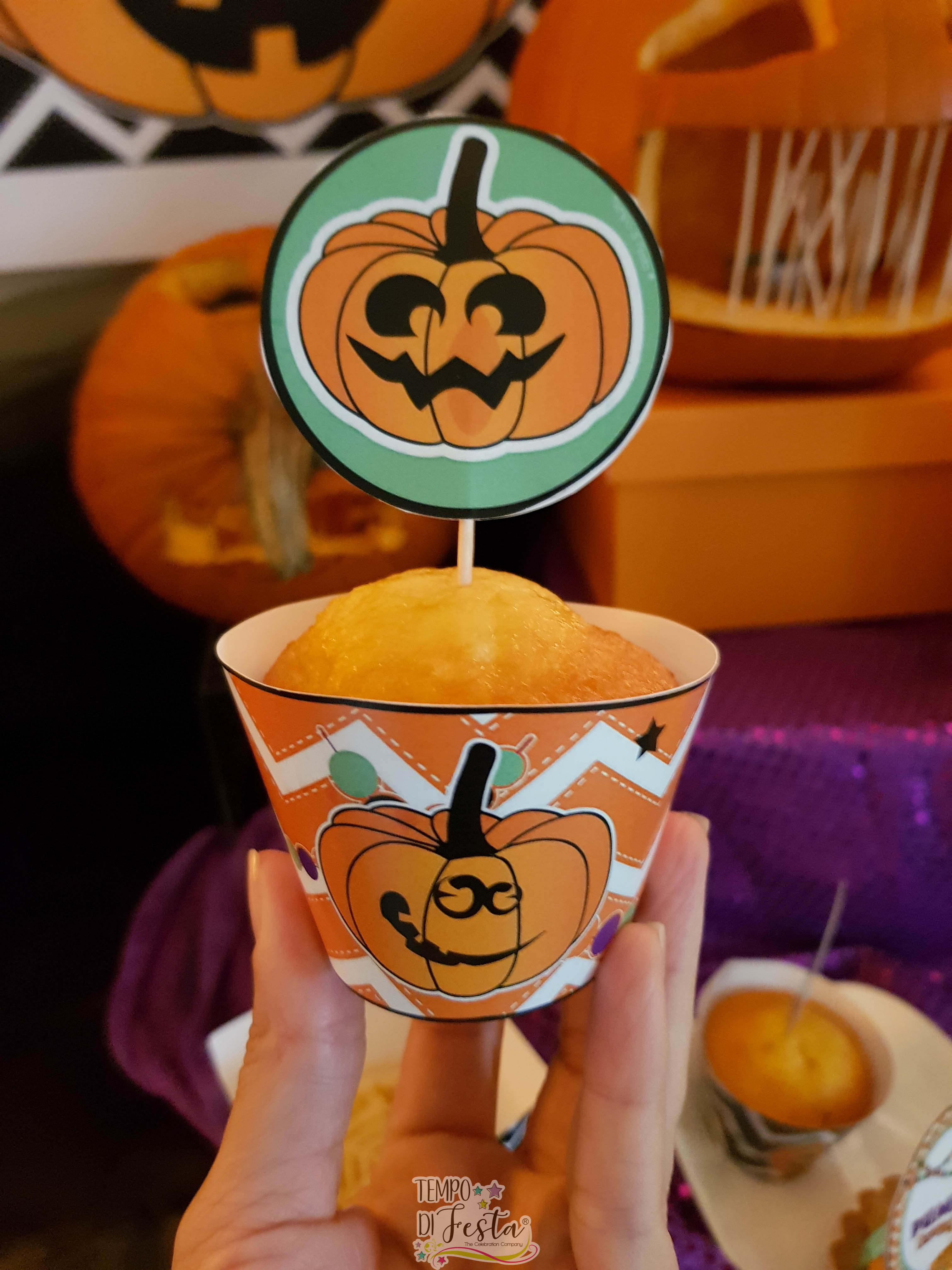 carving pumpkin halloween party (4)