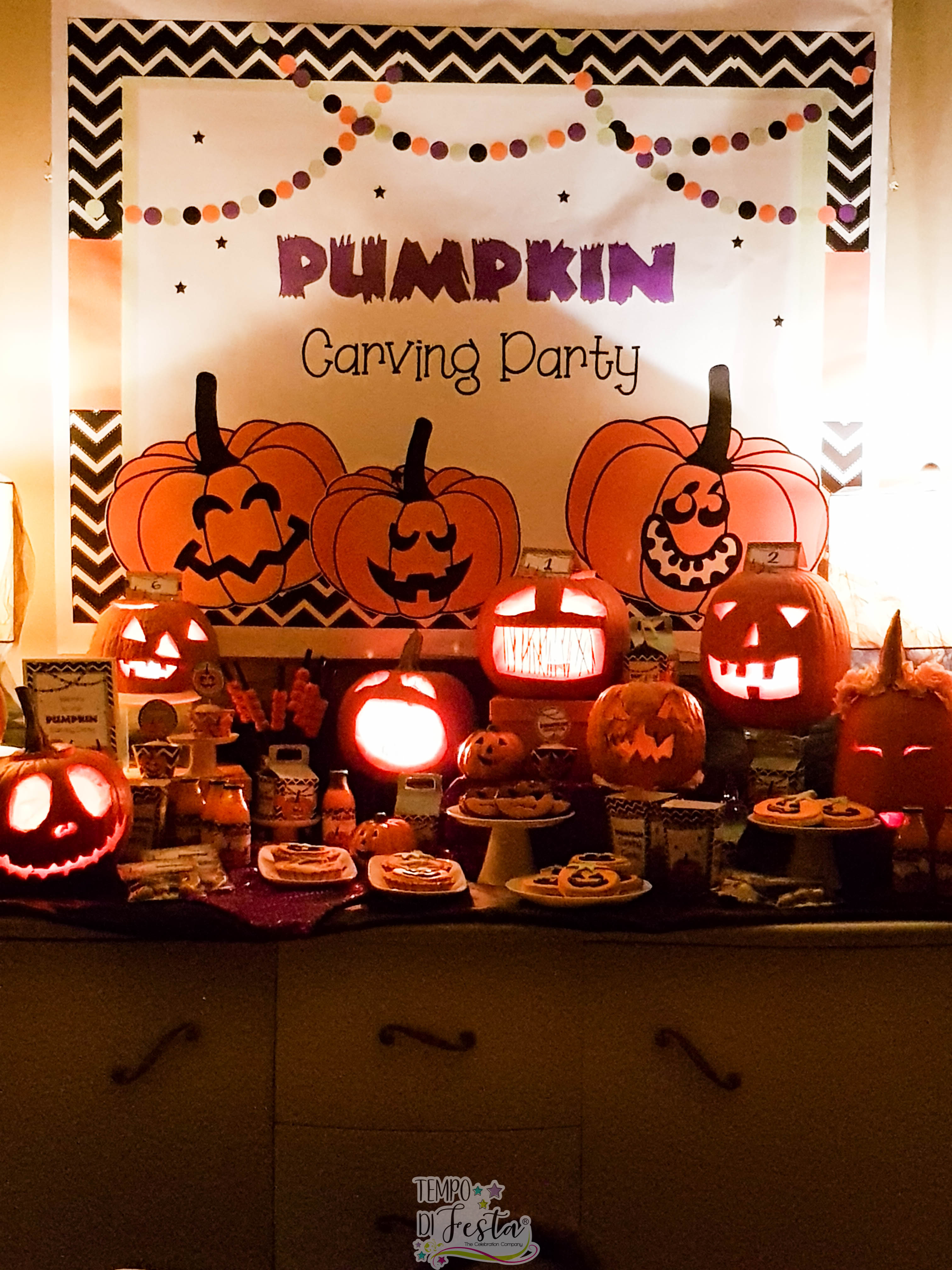 carving pumpkin halloween party (43)