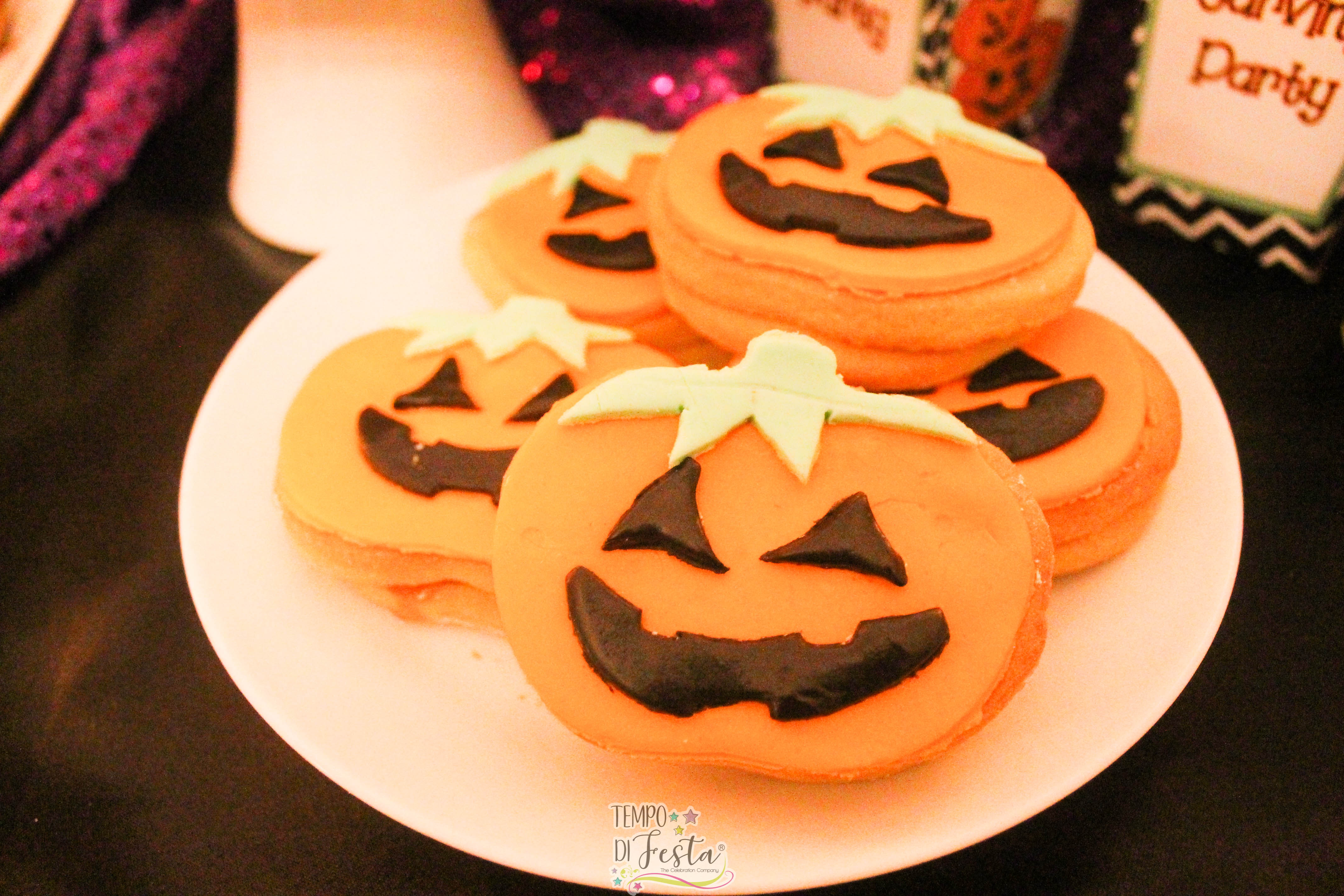 carving pumpkin halloween party (9)