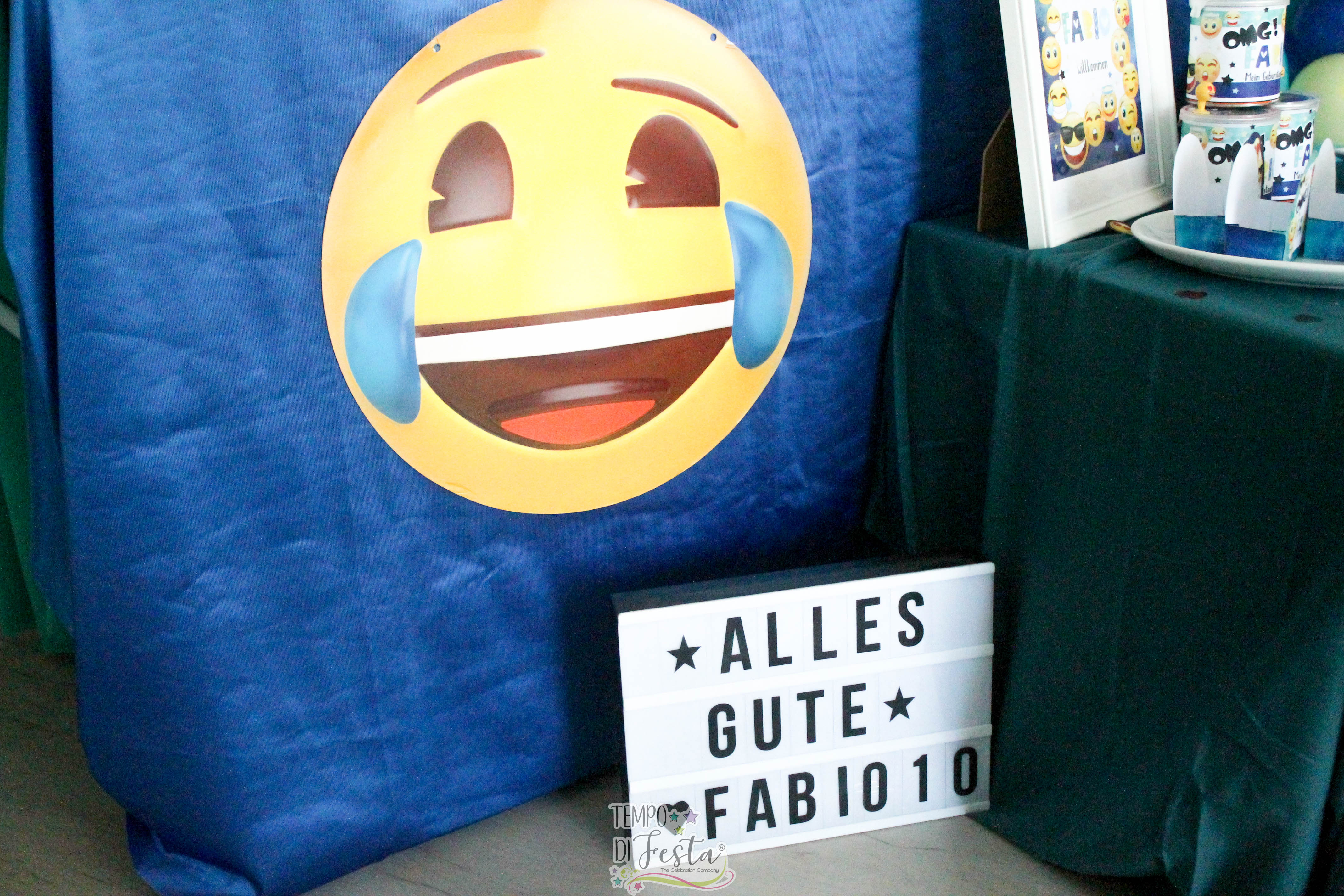 emoji party allestimento (14)