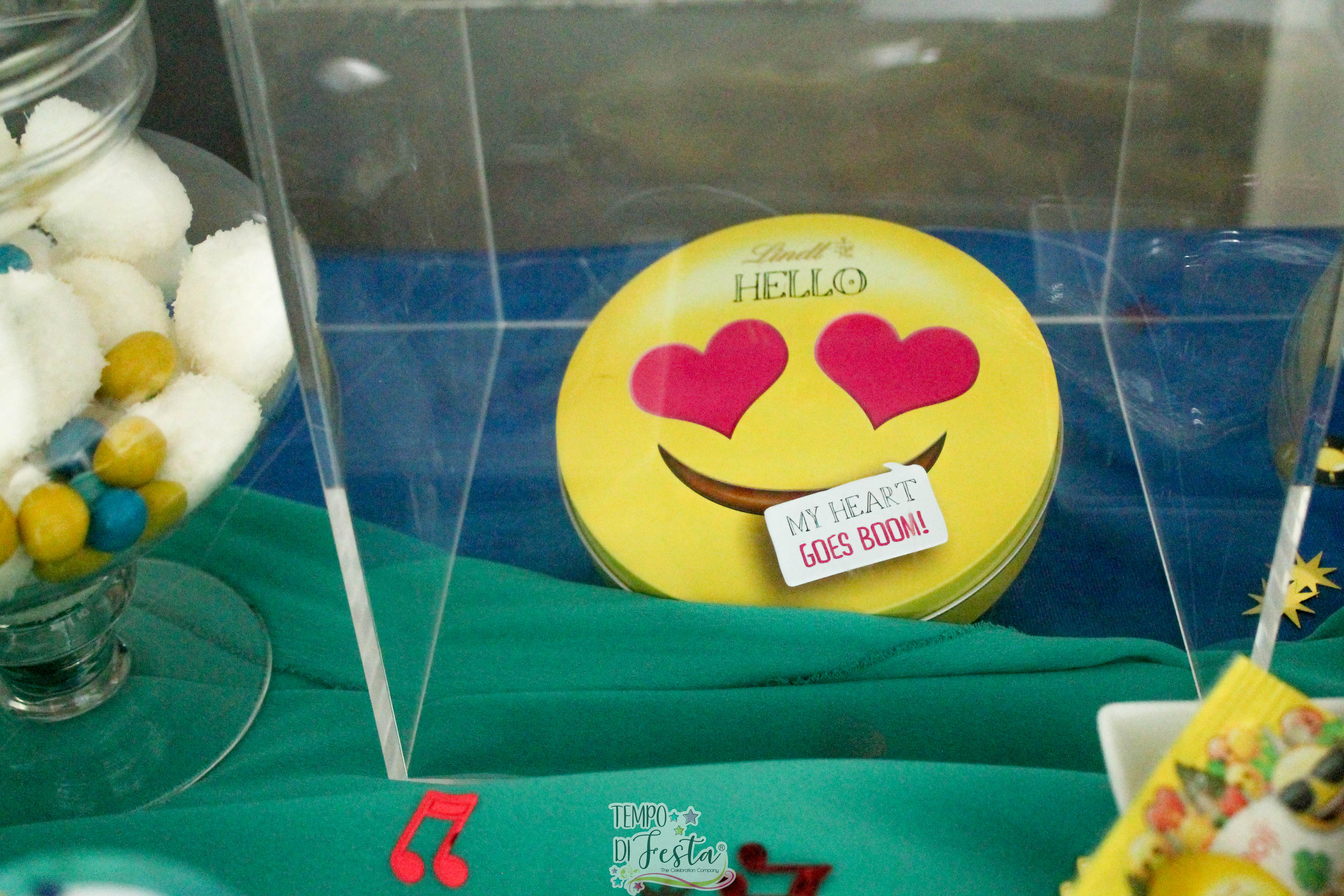 emoji party allestimento (48)
