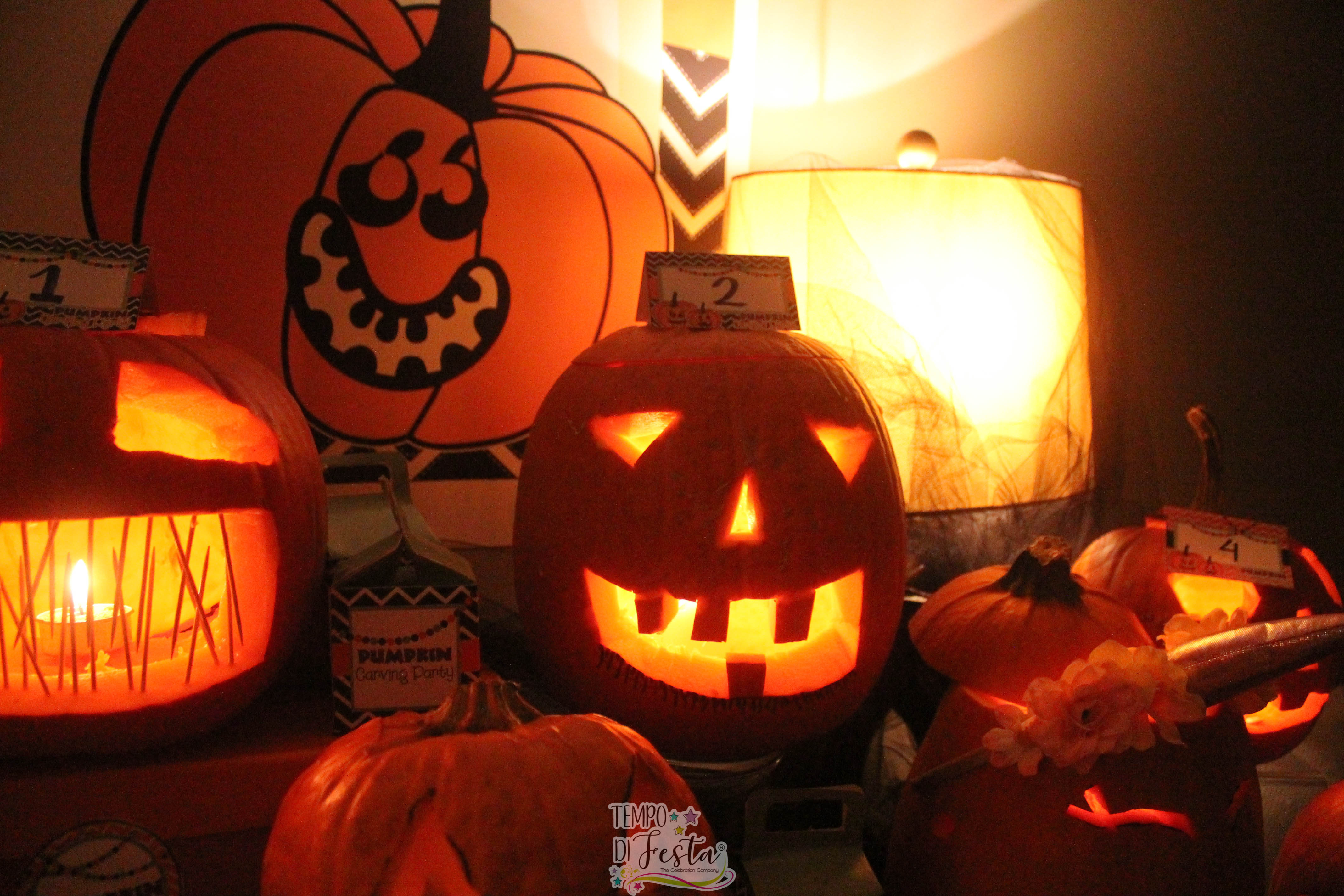carving pumpkin halloween party (22)